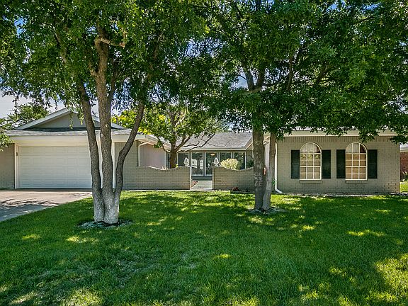 2nd image of 3903 Navasota Dr