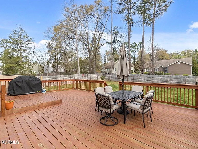 160 Argyll Ave — Photo 31