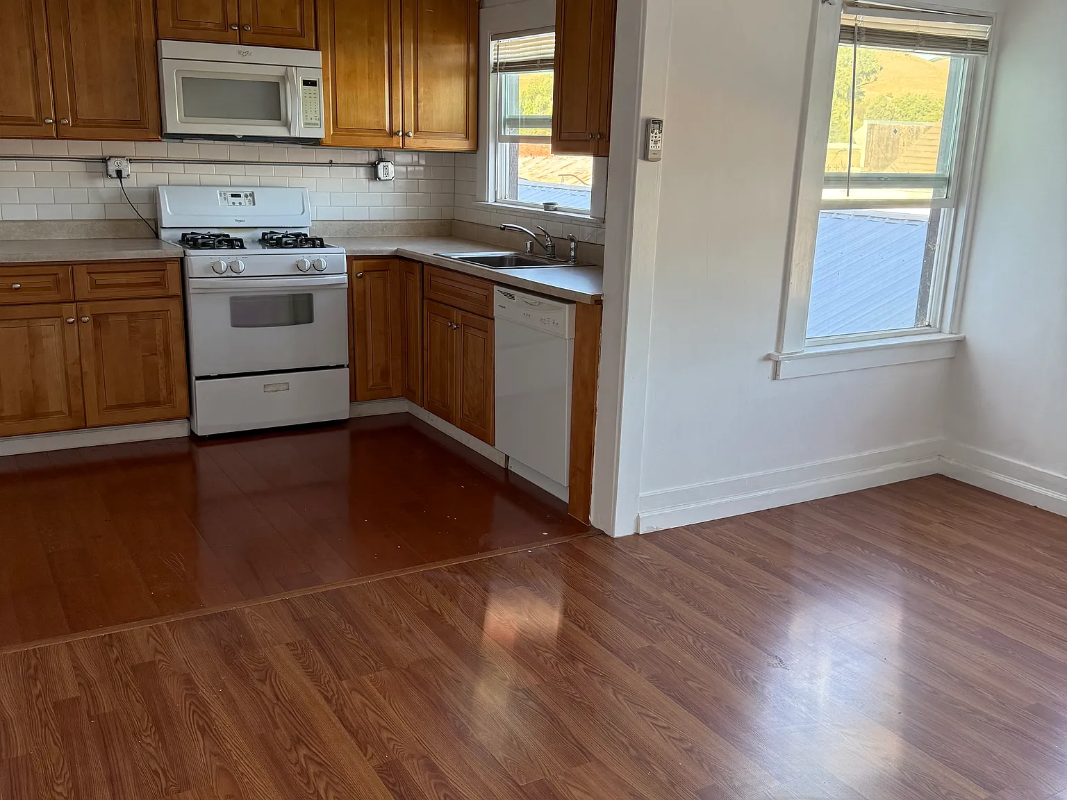 2 bed, 795 sqft, $2,495 — Photo 2
