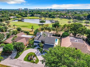 8920 S Lake Dasha Dr, Plantation, FL 33324
