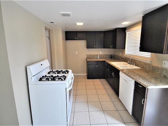 4th image of 3600 N Mountain Ave #17B