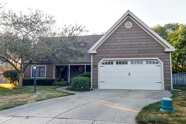 2608 Bershire Dr photo 1
