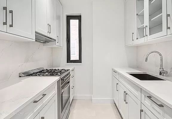 4th image of 350 E 72nd St APT 11B