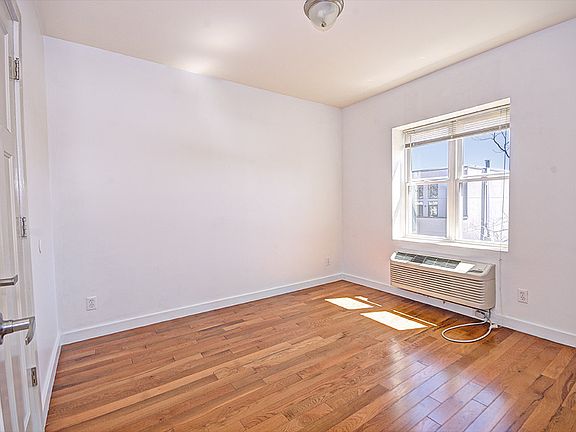 4th image of 68 Jefferson St APT 3B
