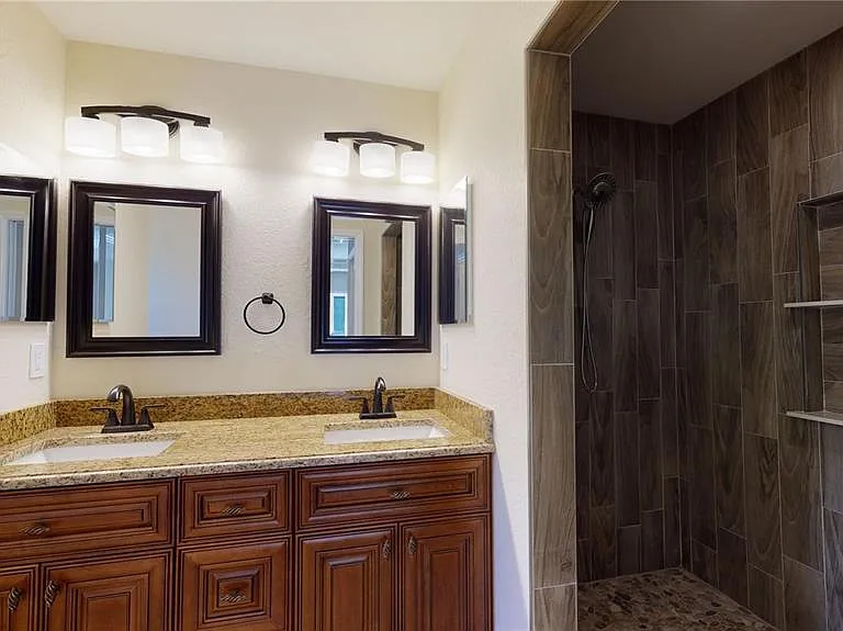 4851 Kennett St — Photo 50