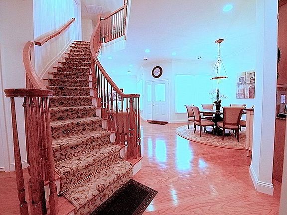 2nd image of 328 Trotting Ln