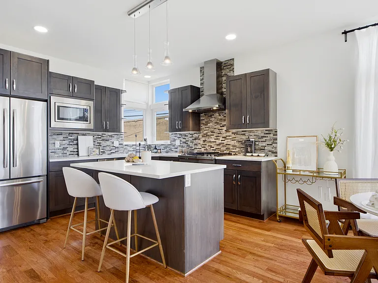 4106B Linden Ave N #B — Photo 4