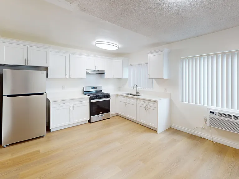 6001 Fulton Ave #4 — Photo 6