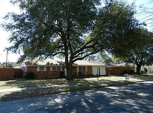 1303 Phillips St, Cleburne, TX 76033