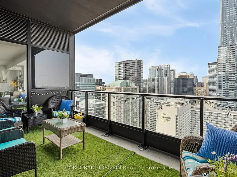 20 Edward St #Penthouse 1 — Photo 43
