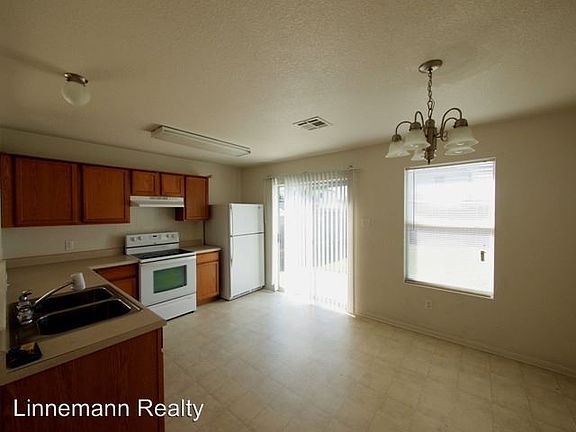 5th image of 2300 Price Dr