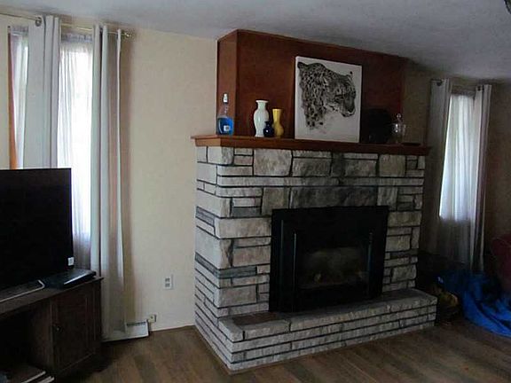 3rd image of 2494 N Mill St