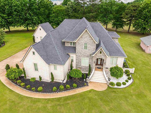 2nd image of 115 Meadowbrook Dr