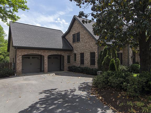 3rd image of 3504A Amanda Ave