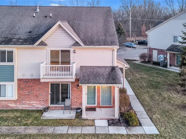 25865 Eastridge Ct, Chesterfield, MI 48051