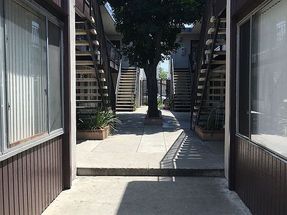 2nd image of 1336 W 19th St APT 2