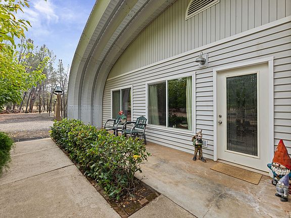 3rd image of 25255 Dersch Rd