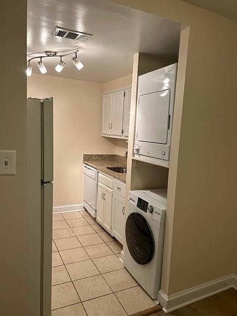 Washer/dryer, kitchen