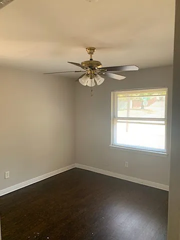 438 W Phillips Ct — Photo 17
