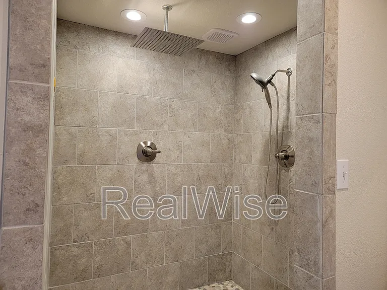 344 W Selmar Ct — Photo 11