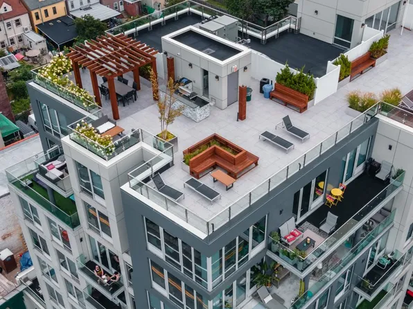 14-01 Broadway image 2 of 10