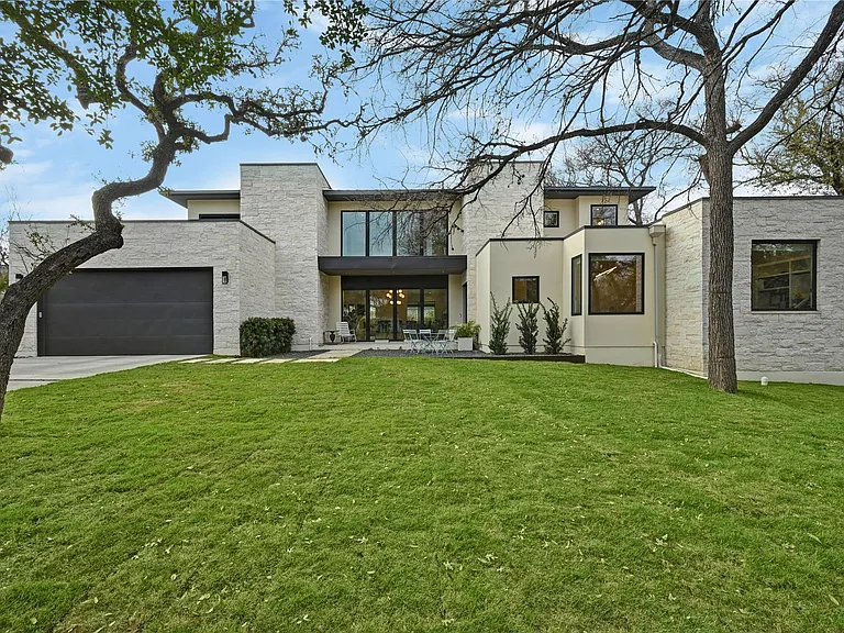 308 Briarwood Trl — Photo 1