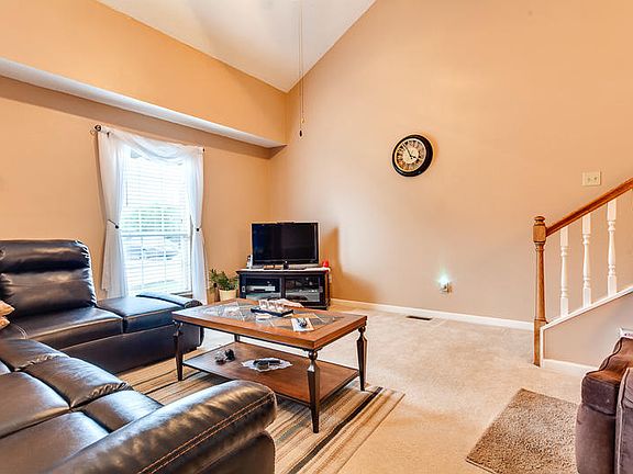 4th image of 306 Willow Bend Dr