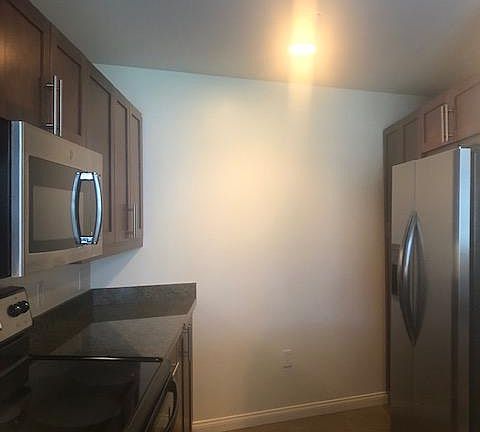 4th image of 253 10th Ave Unit 422