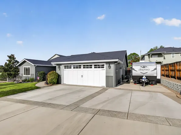 46 Terra Linda Ct, Eagle Point, OR 97524
