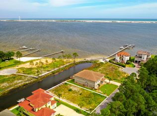 9389 Palmetto Ridge Ct, Navarre, FL 32566