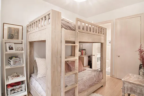 Rented by WAM Partners - William Moses Co. | media 8