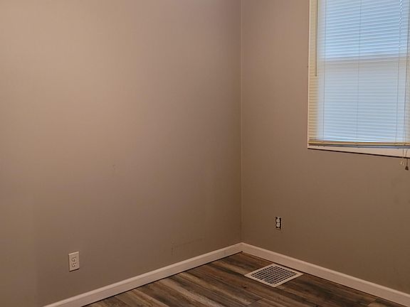 2nd image of 242 Langley St