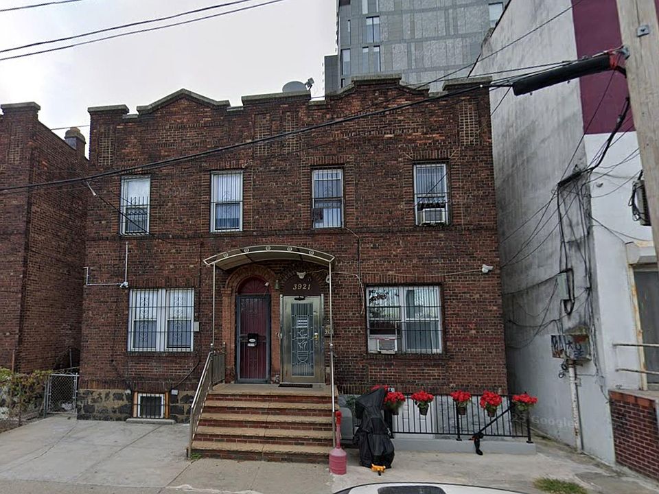 1st image of 3921 Janet Place