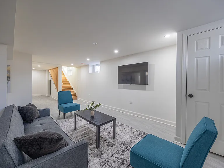 943 Pleasant Ave — Photo 13