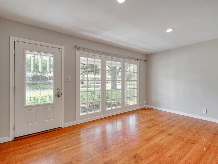 8202 Polar Dr — Photo 7