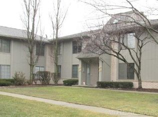 1873 Meadow Dale Ct, Rochester, MI 48309