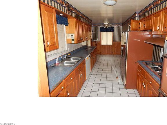 4th image of 2302 N Mary Ln