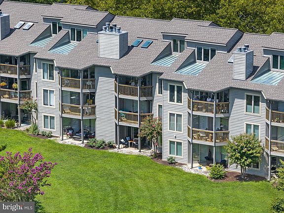 3rd image of 2123 Beach Village Ct APT T2