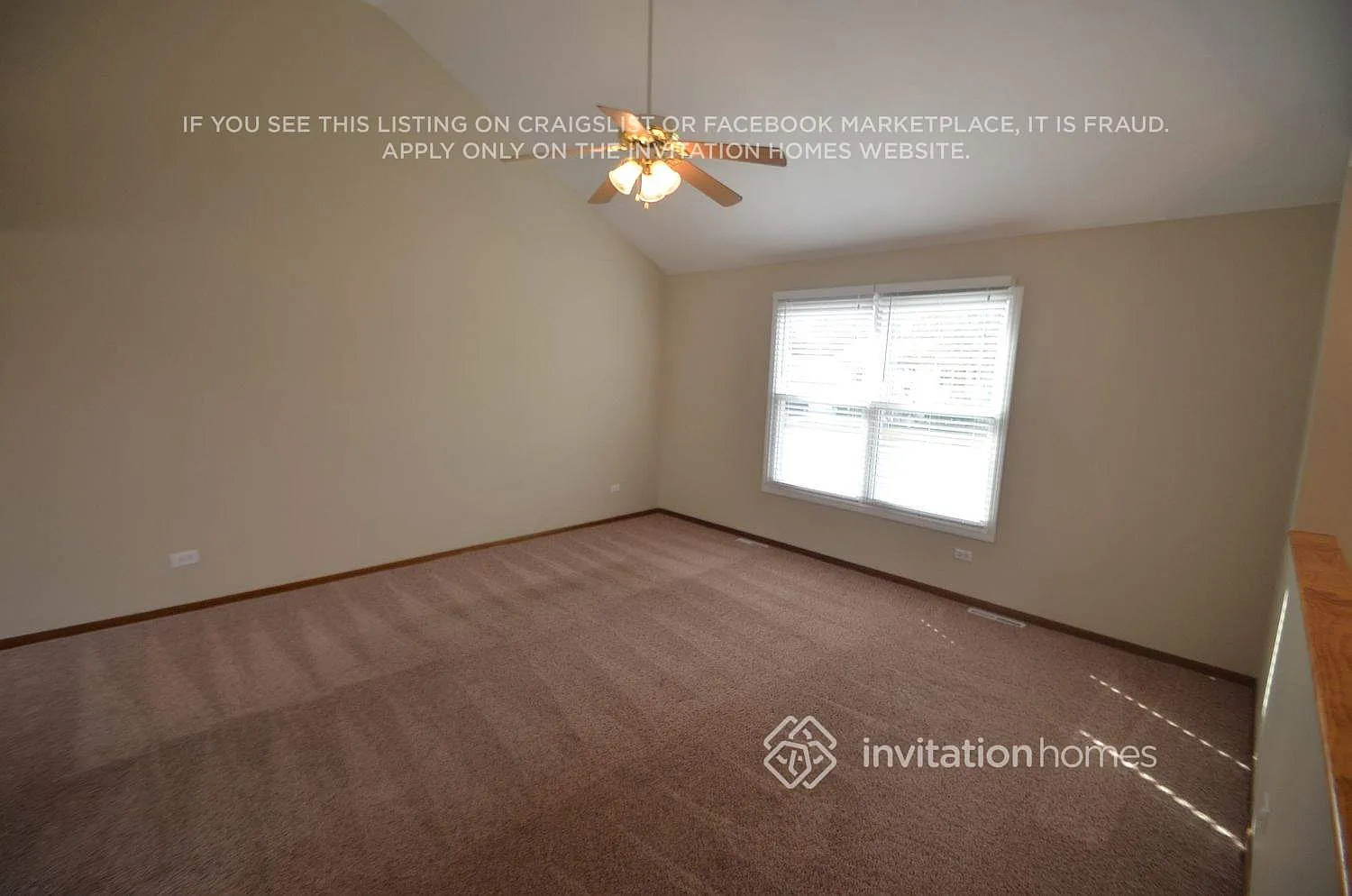 833 N Elmwood Dr Aurora, IL 60506 — Photo 2