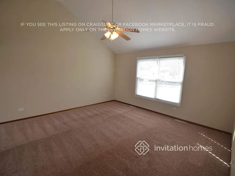 833 N Elmwood Dr — Photo 2