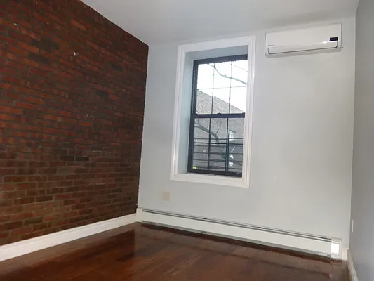 Rented by Blue Egg Realty Corp | media 32