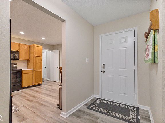 5th image of 1431 Evergreen Dr