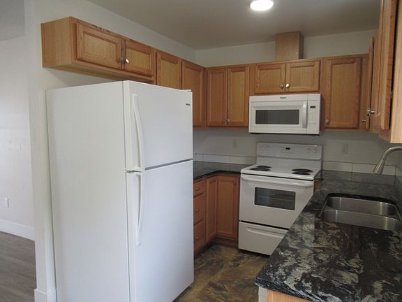 2nd image of 1101 29th St #16