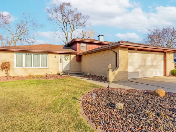 8135 Christeen Dr, Justice, IL 60458