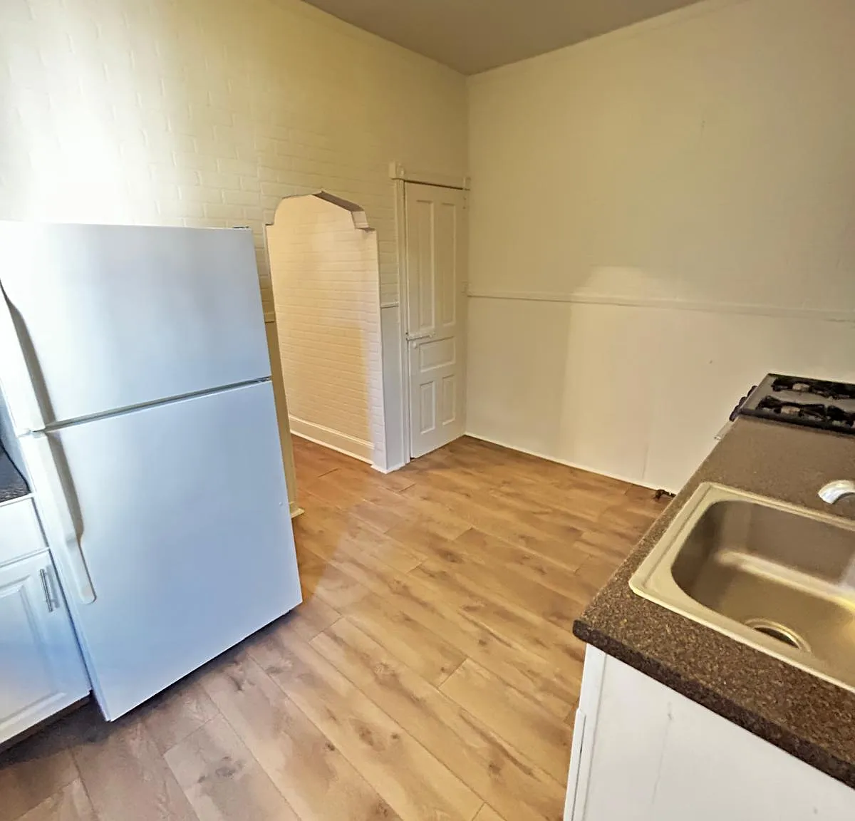 3 bed, 769 sqft, $1,500 — Photo 3