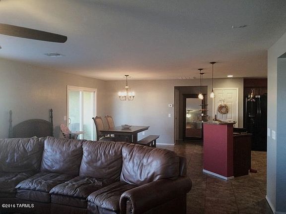 4th image of 725 S Courts Redford Dr