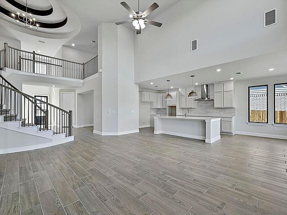 2nd image of 18902 Moonriver St