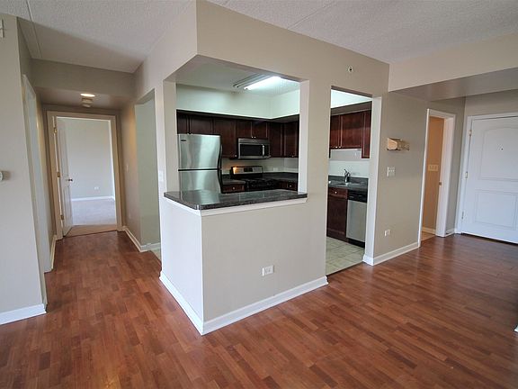 3rd image of 635 Perrie Dr APT 305