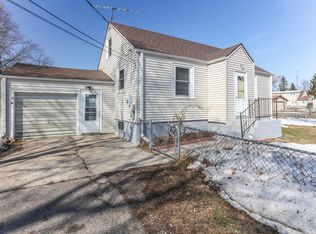 9014 Cooper Rd, Pleasant Prairie, WI 53158