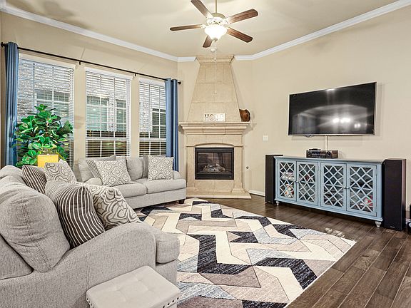 3rd image of 519 Garden Ave